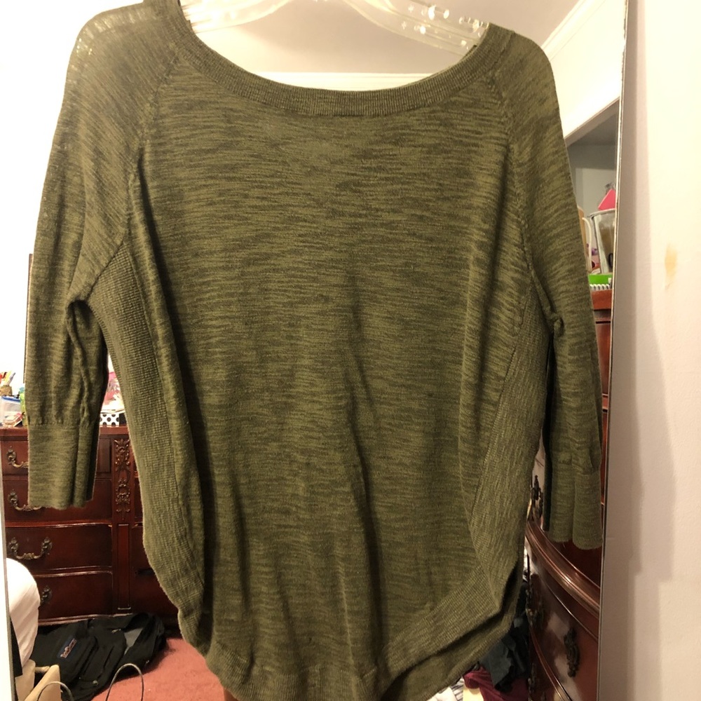 CUTE GREEN BACK STRAPPY BLOUSE!